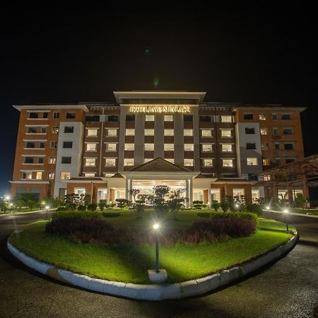 Pawan Palace, Lumbini Bagian luar foto